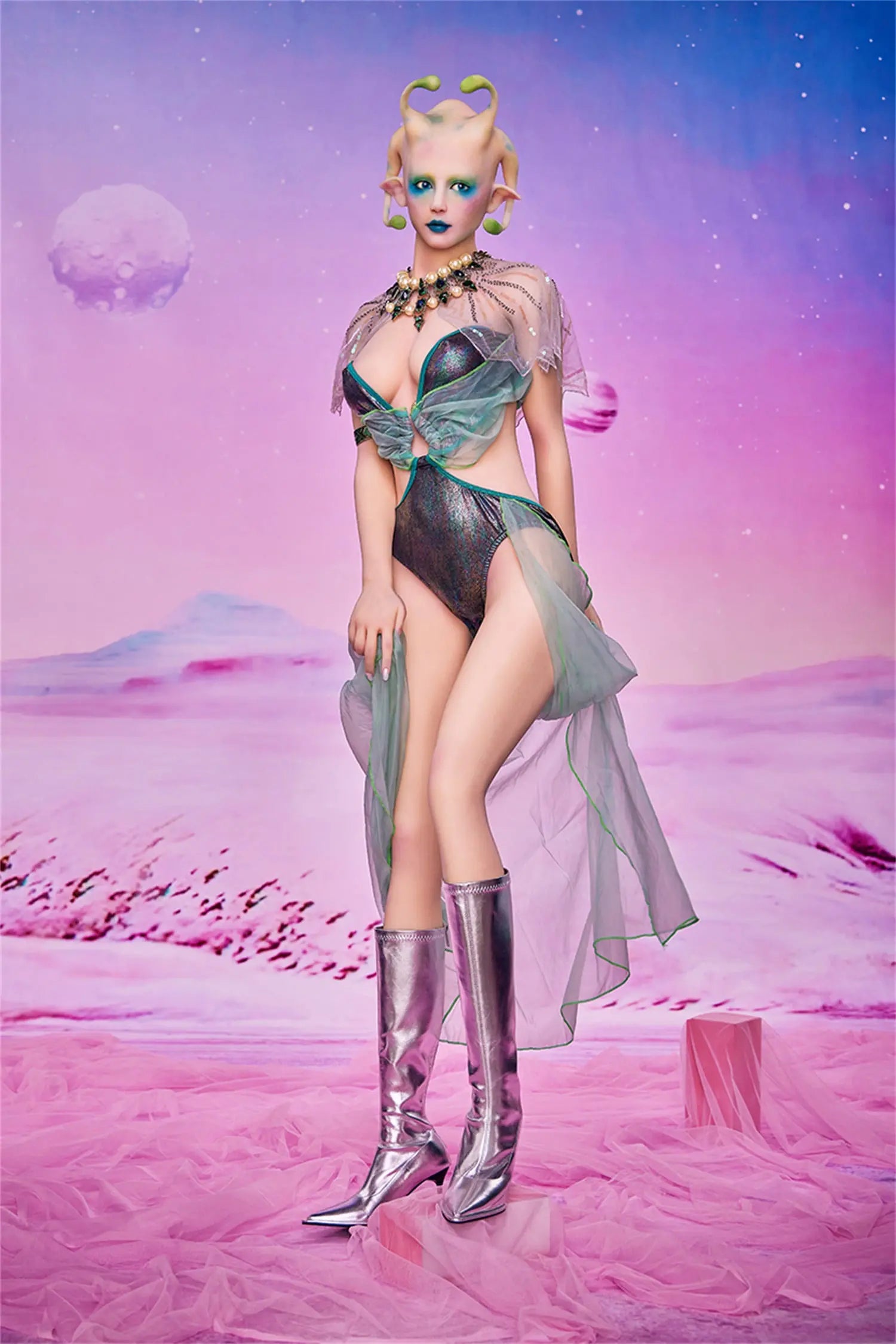 side profile of 166cm curvy sex doll with wide hips